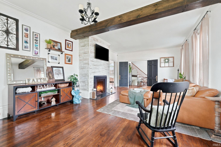 Listing Image 5