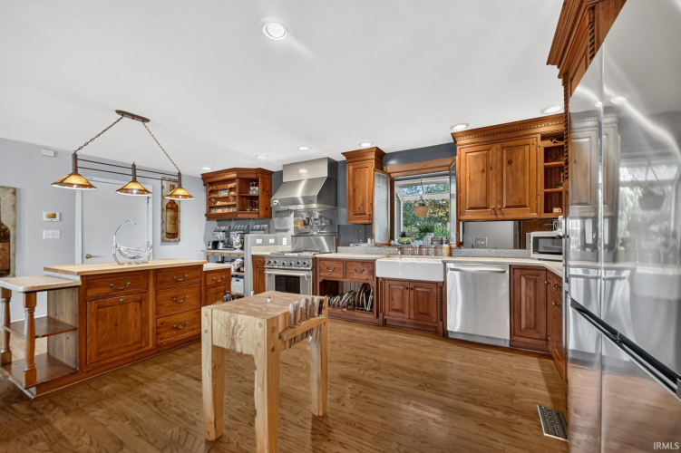 Listing Image 13