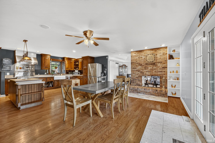 Listing Image 15