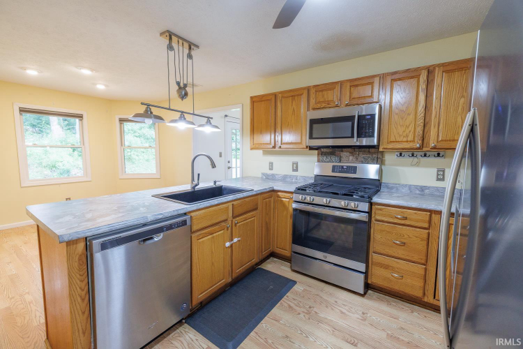 Listing Image 8