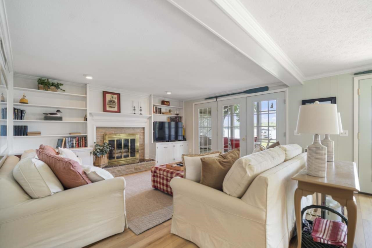 Listing Image 5