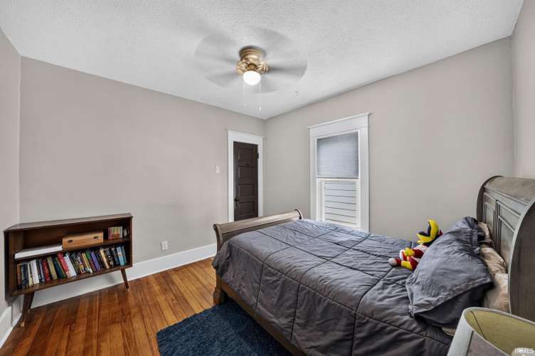 Listing Image 17