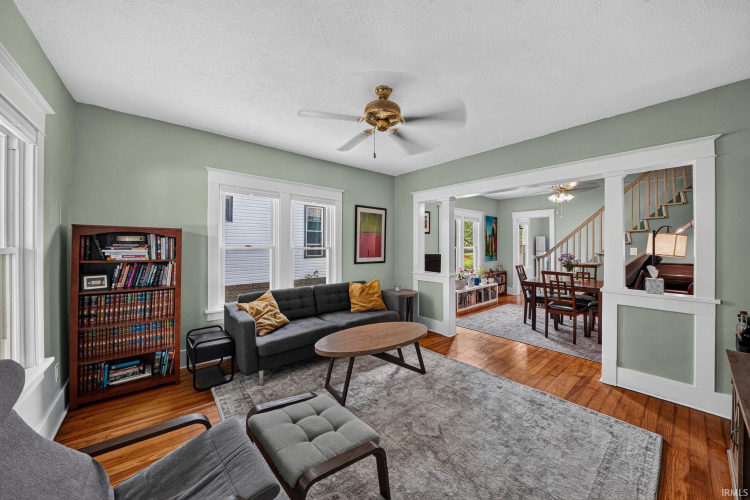 Listing Image 3