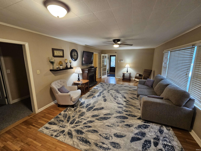 Listing Image 5
