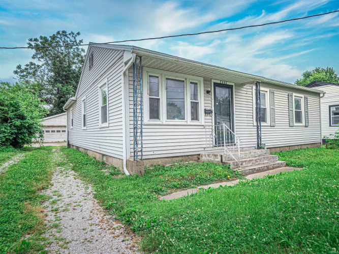 Listing Image 4
