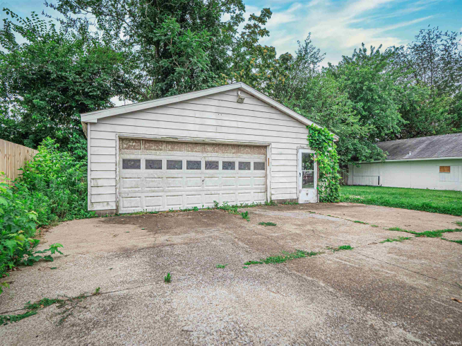 Listing Image 42