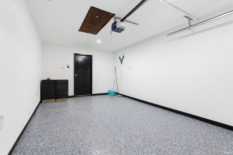 Listing Image 27