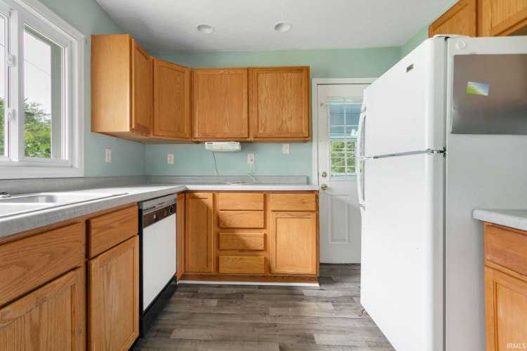 Listing Image 16
