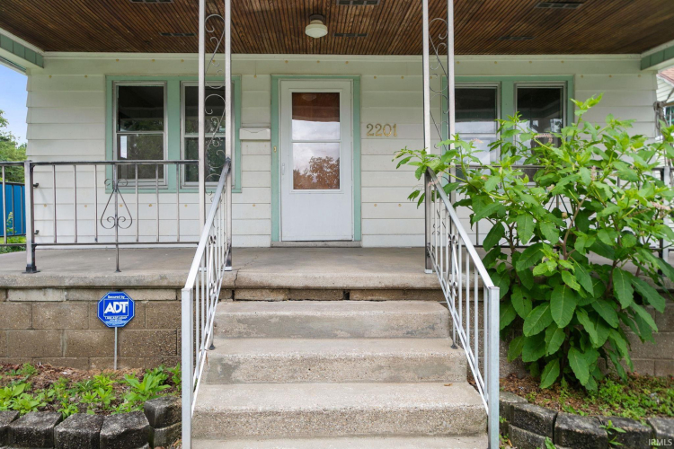 Listing Image 3