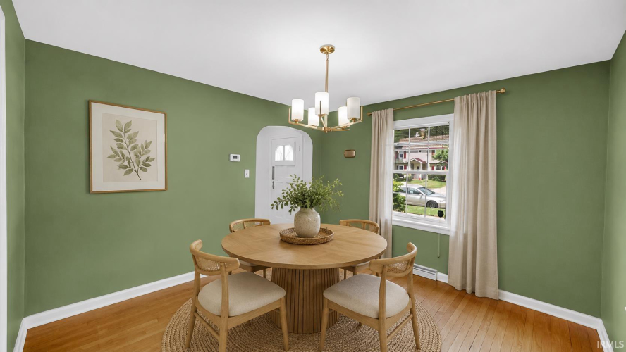 Listing Image 12