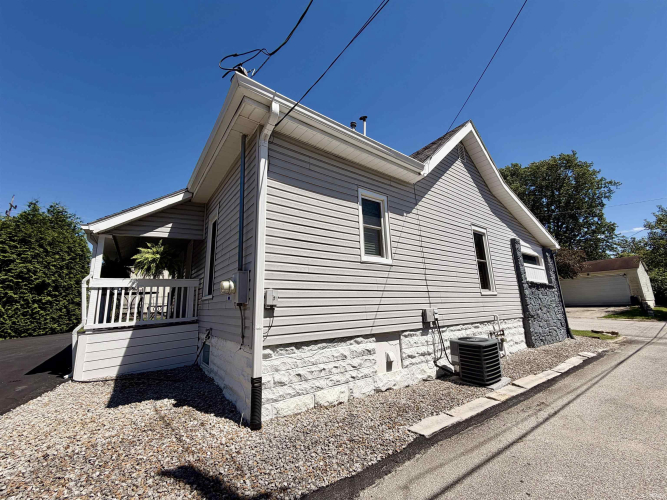 Listing Image 5