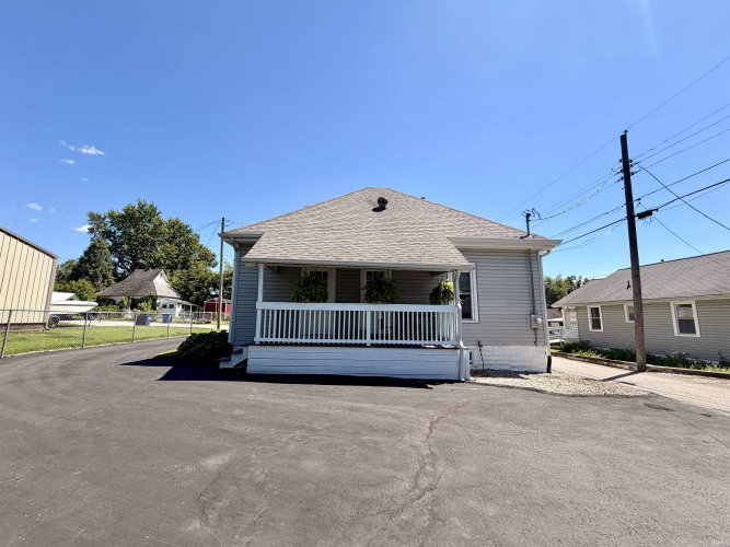 Listing Image 6