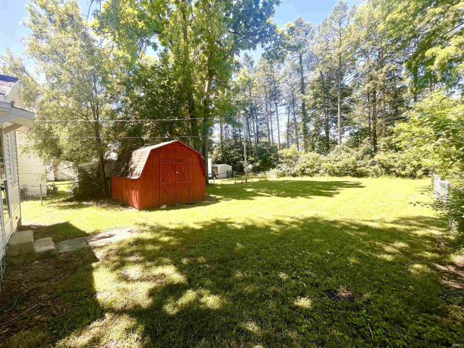 Listing Image 4