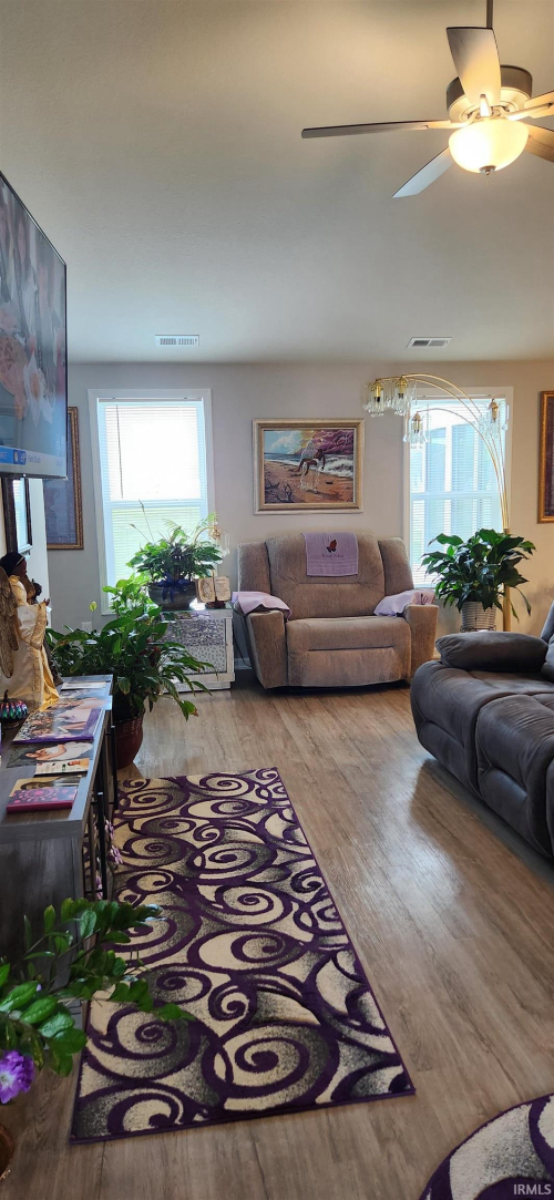 Listing Image 16