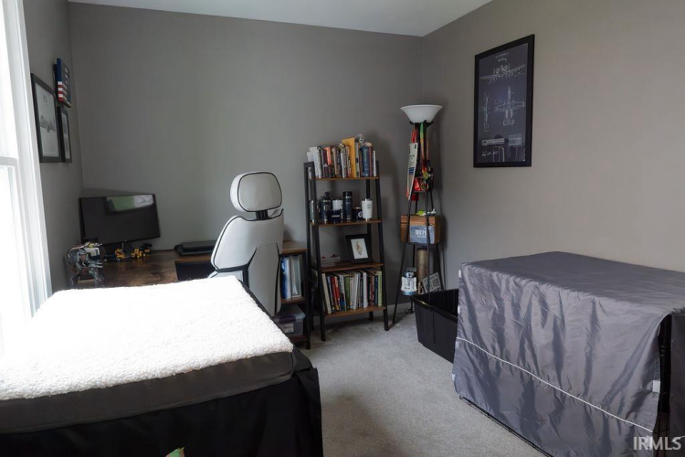 Listing Image 10