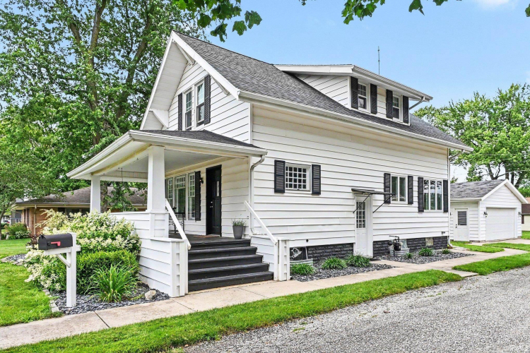 Listing Image 4