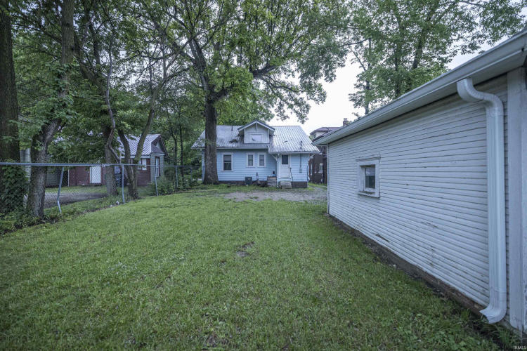 Listing Image 4