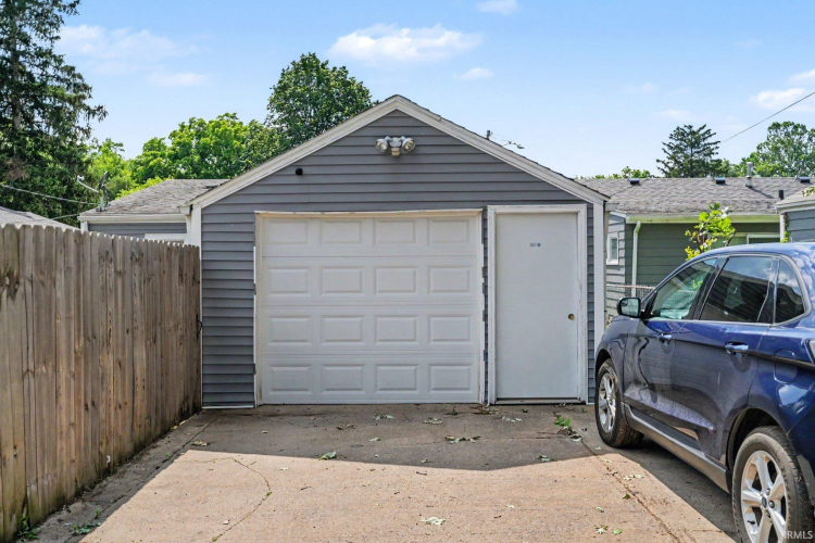 Listing Image 24