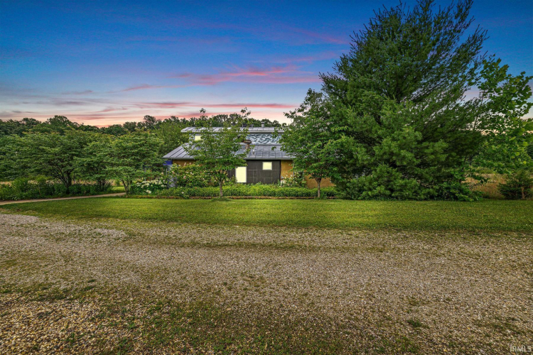 Listing Image 48