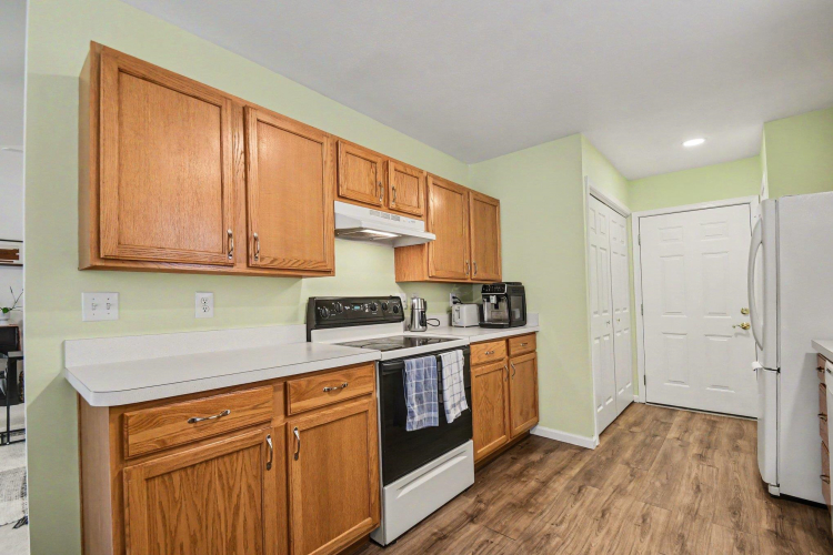 Listing Image 8