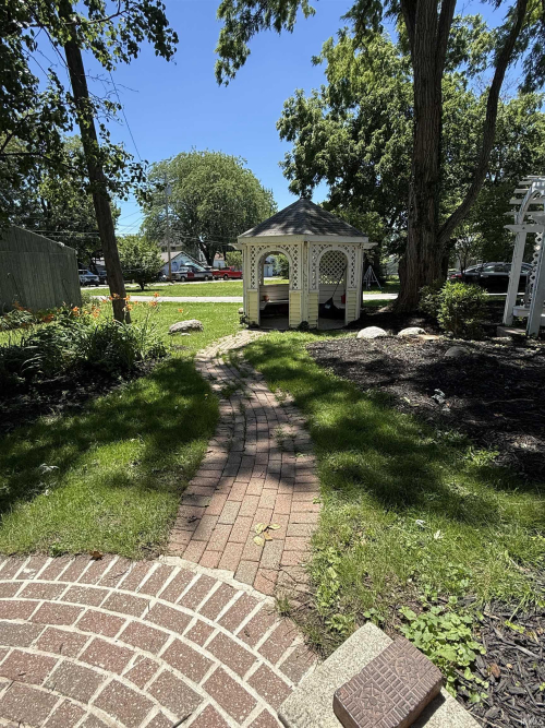 Listing Image 17