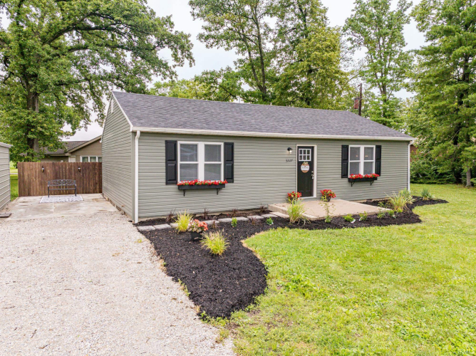 Listing Image 11