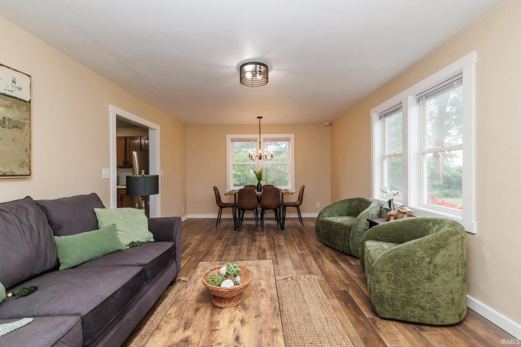 Listing Image 12