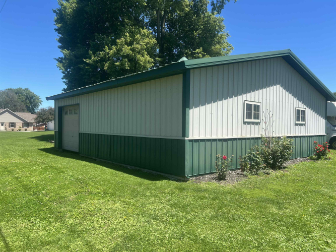 Listing Image 4