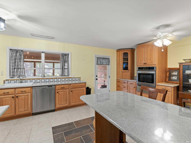 Listing Image 16