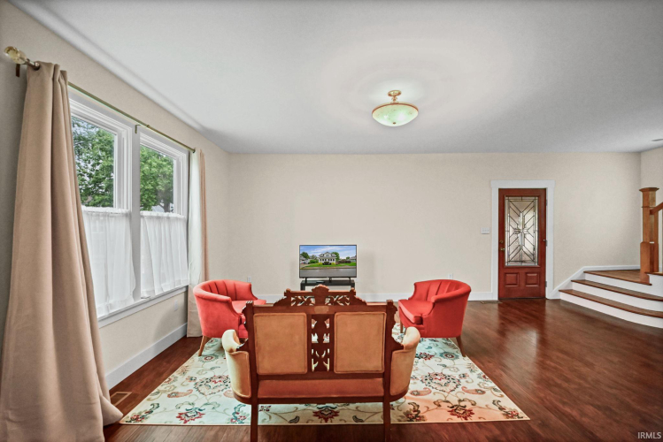 Listing Image 3