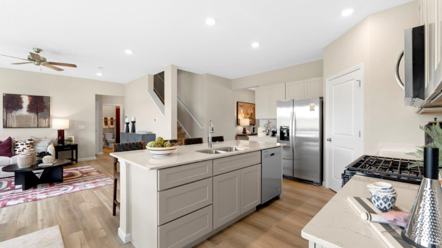Listing Image 10