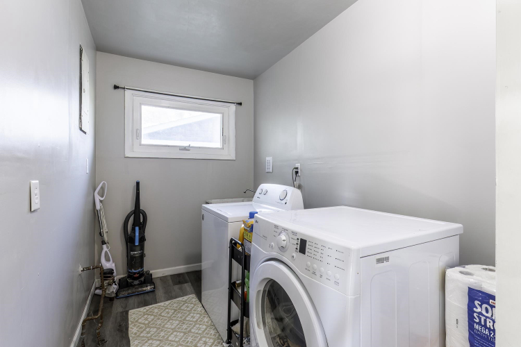 Listing Image 16