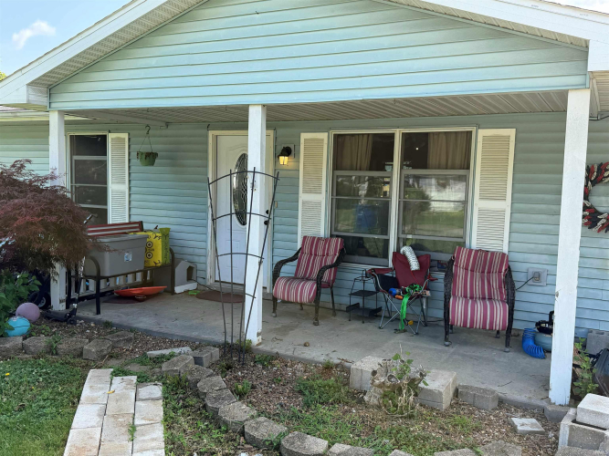 Listing Image 4