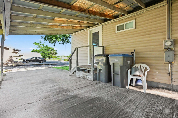 Listing Image 14