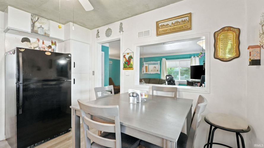 Listing Image 15