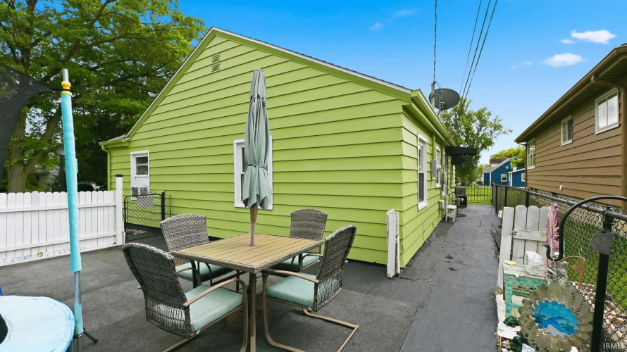 Listing Image 32
