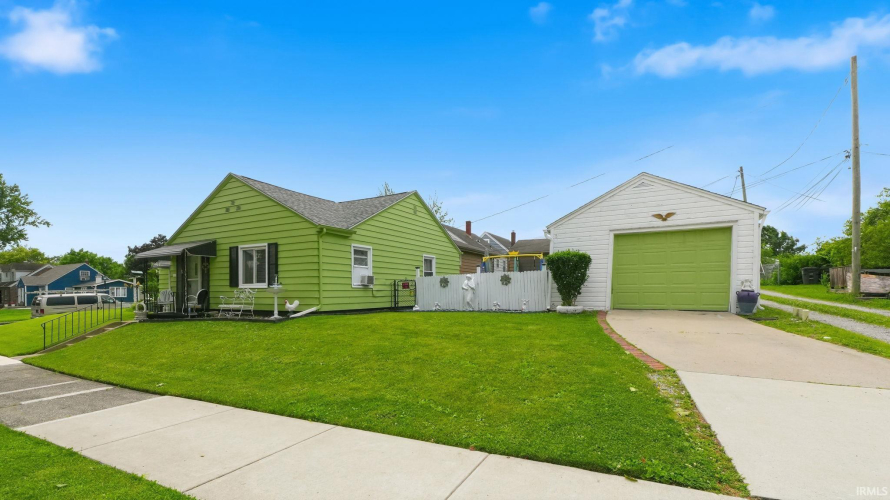 Listing Image 5