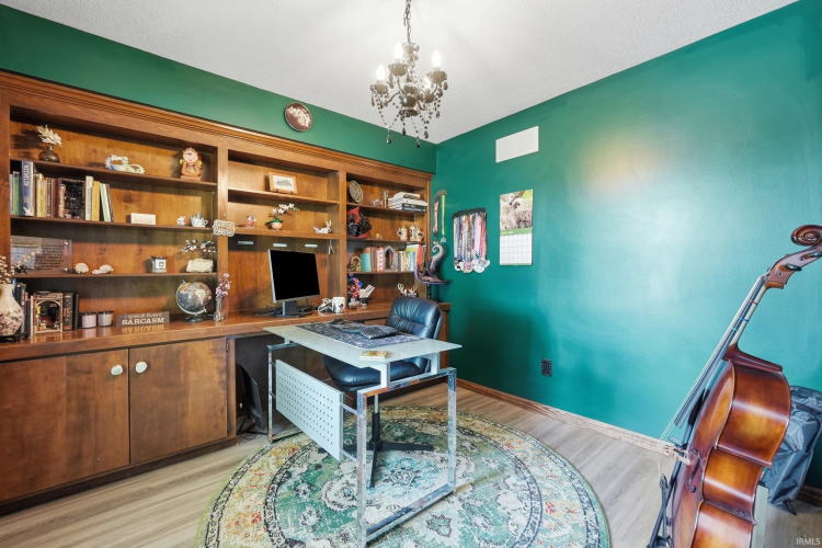 Listing Image 23