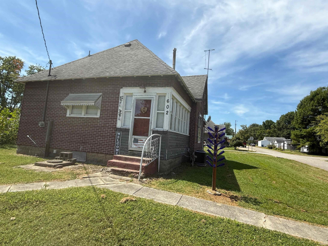 Listing Image 4