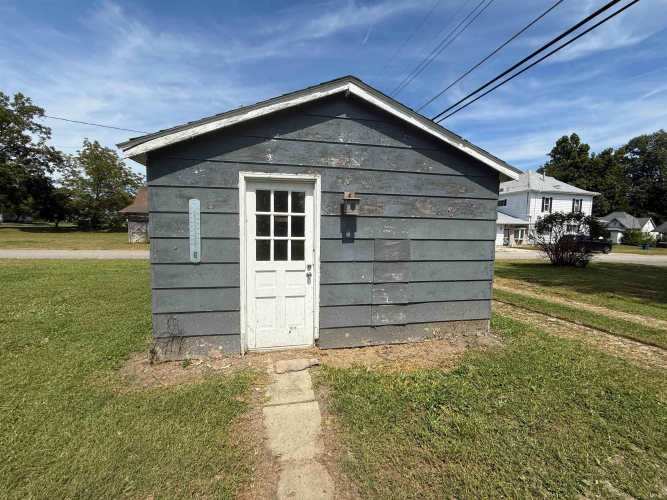 Listing Image 6
