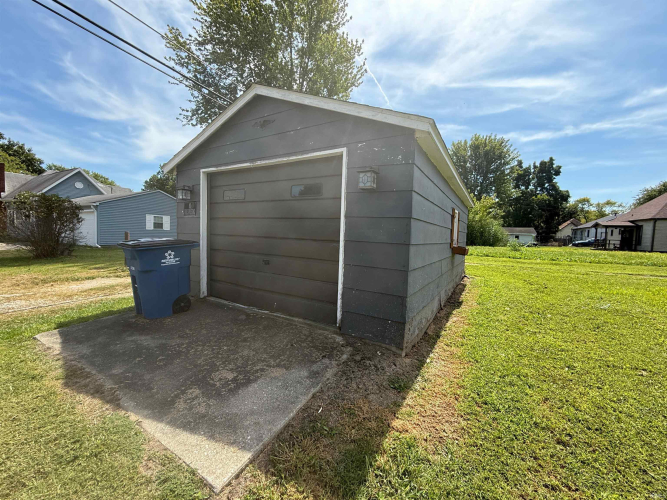 Listing Image 7