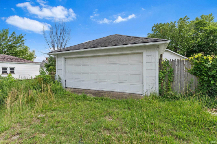 Listing Image 33