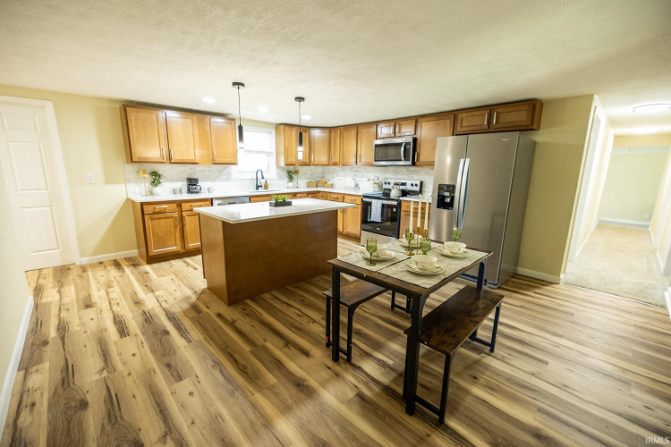 Listing Image 12