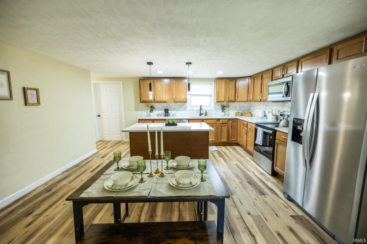 Listing Image 14