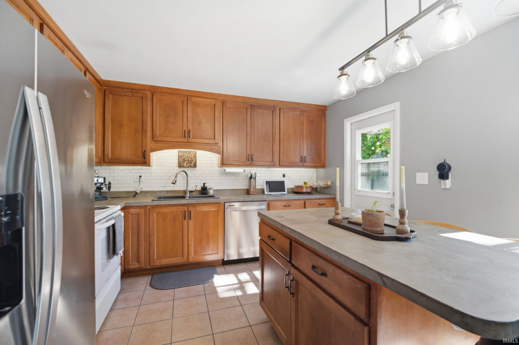 Listing Image 22