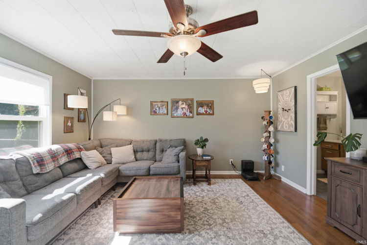 Listing Image 7