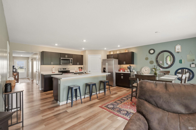 Listing Image 19