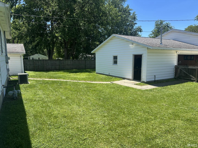Listing Image 14