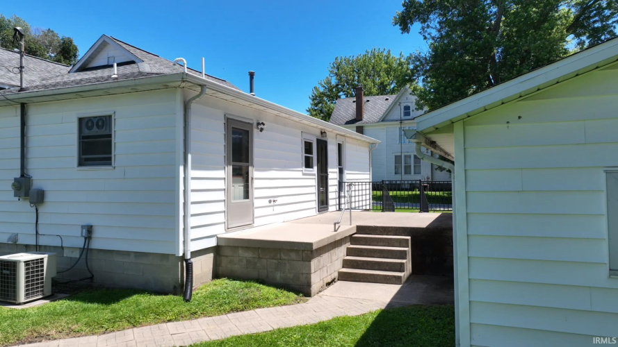 Listing Image 7