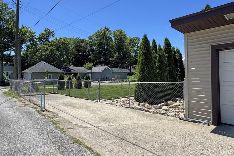 Listing Image 43